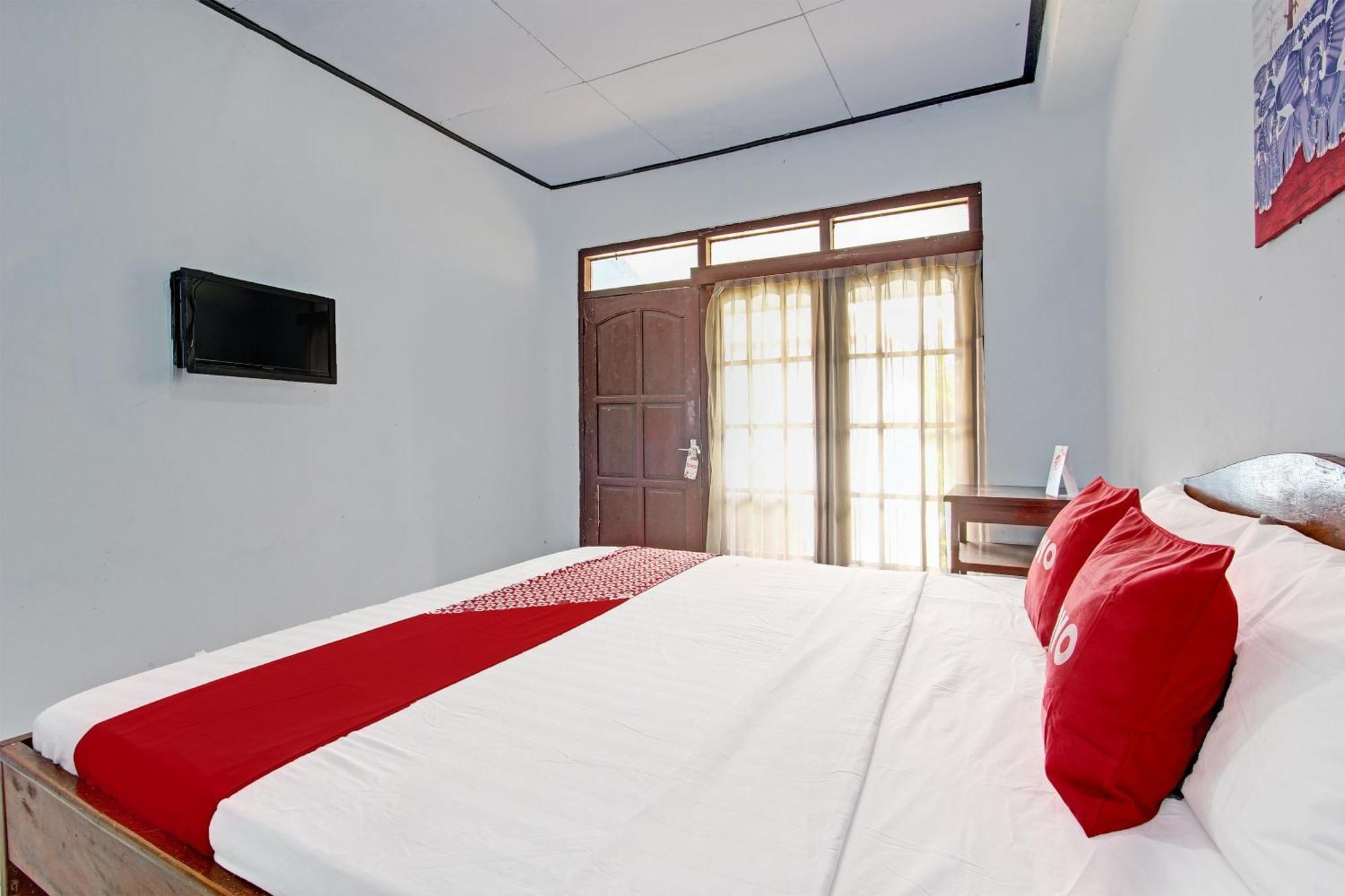 Capital O 91644 Loka Hause Hotel Salatiga Exterior photo