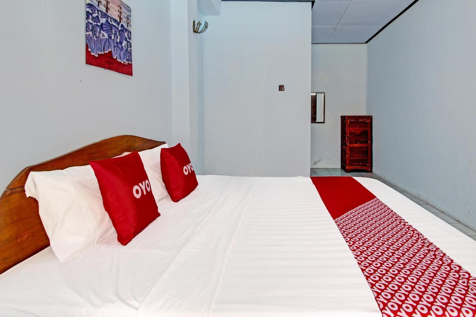 Capital O 91644 Loka Hause Hotel Salatiga Exterior photo