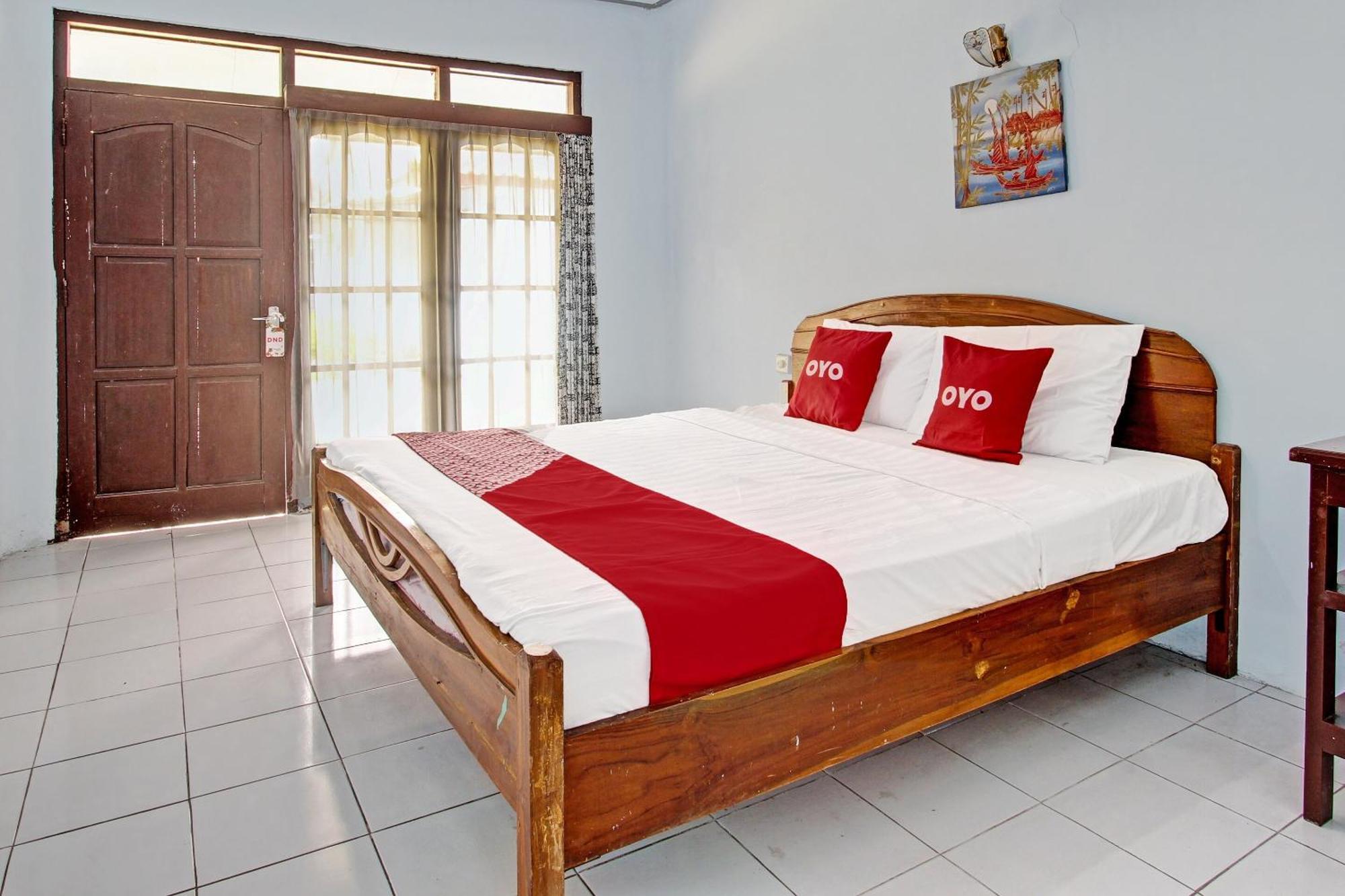 Capital O 91644 Loka Hause Hotel Salatiga Exterior photo