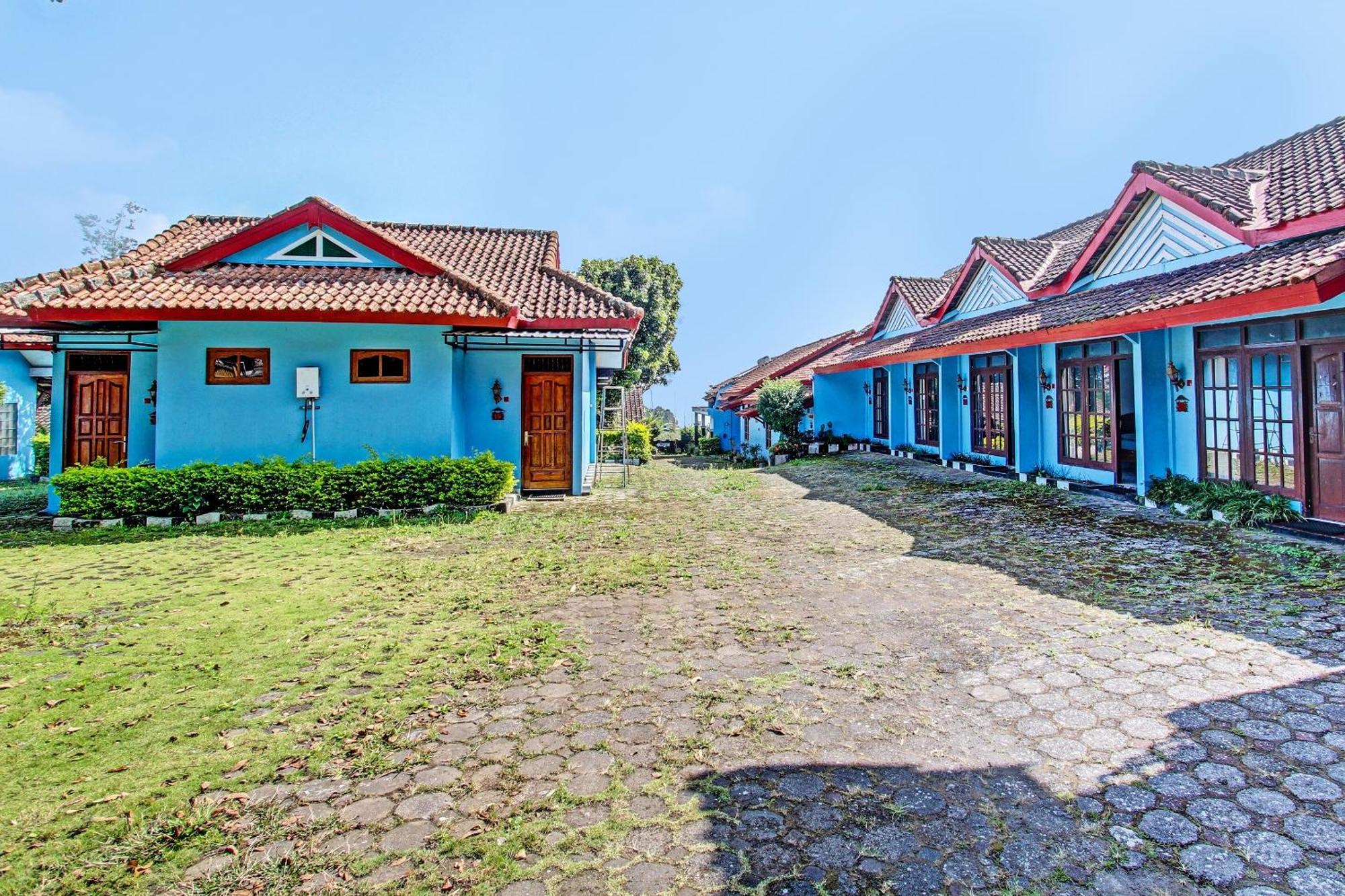 Capital O 91644 Loka Hause Hotel Salatiga Exterior photo